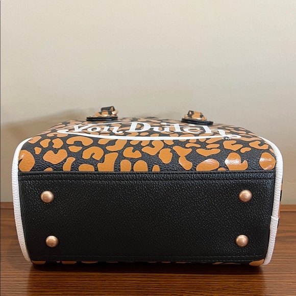 Von Dutch | Cheetah Bowling Bag w/ Matching Crossbody Strap - Picture 9 of 14